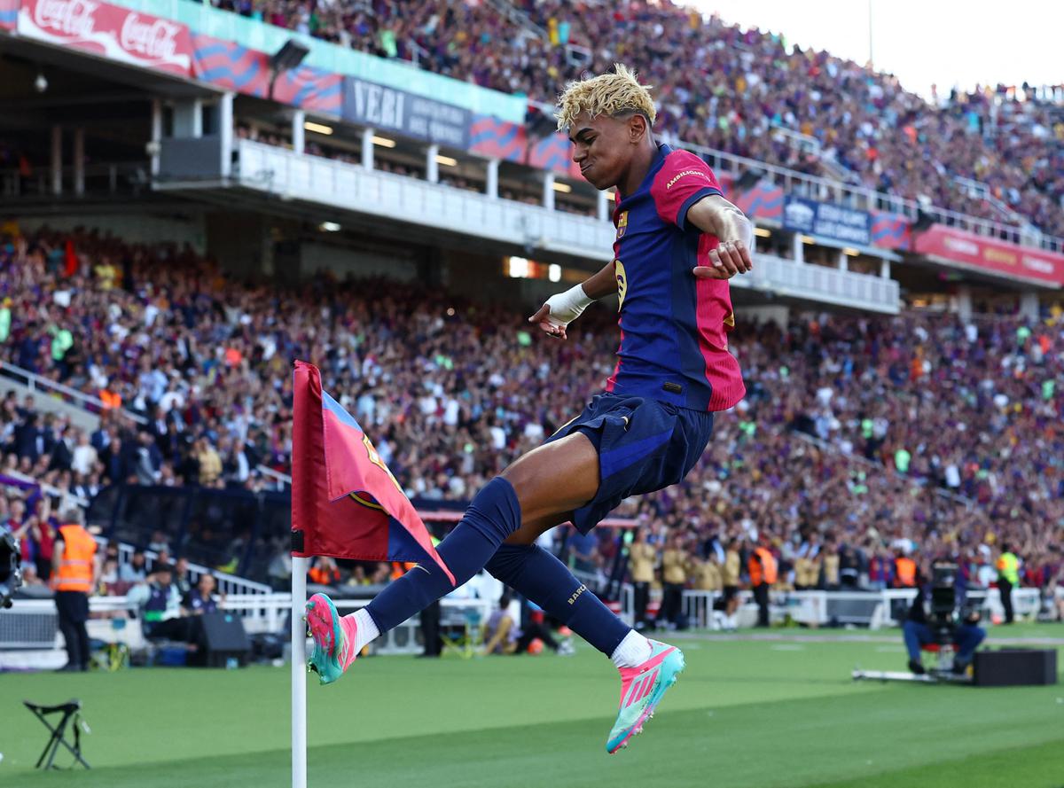 Yamal extends Barcelona contract until 2031
