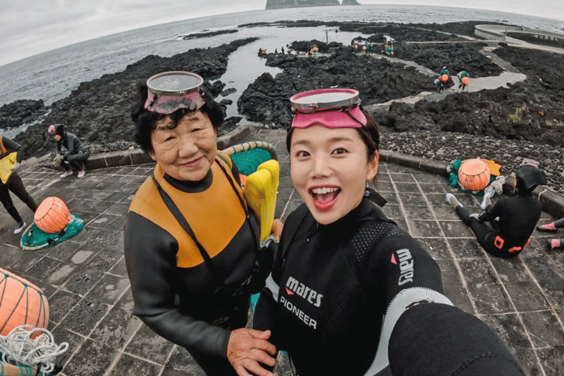 With buoy and camera, 32-year-old diver redefines life as a Jeju haenyeo