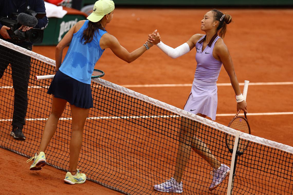 Olympic champion Zheng powers into French Open third round
