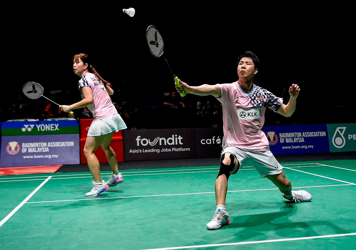 Singapore Open: Soon Huat-Shevon cruise into second round