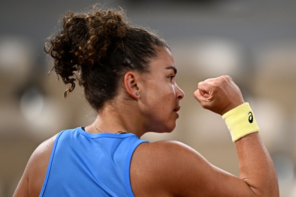 Paolini channels Nadal’s spirit as she cruises past Tomljanovic into French Open third round