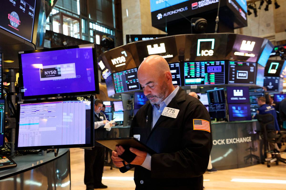 US stocks jump on easing tariff worries, lower bond yields