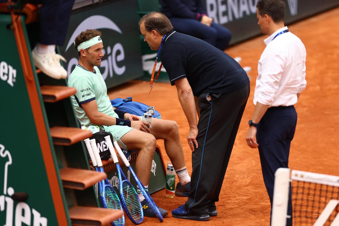 ‘Like a rat race’: Injured Casper Ruud limps out of French Open in second round