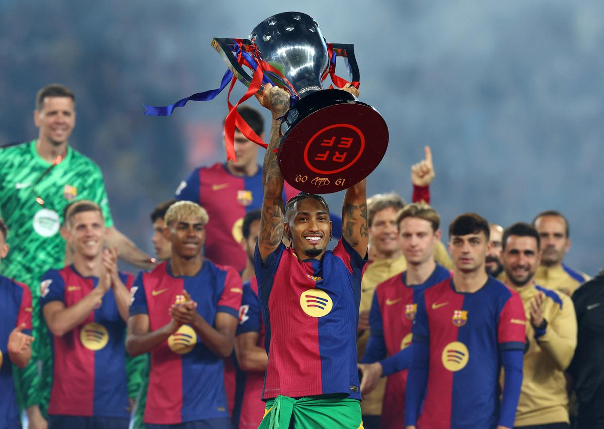 Flick convinced Raphinha to stay at Barcelona