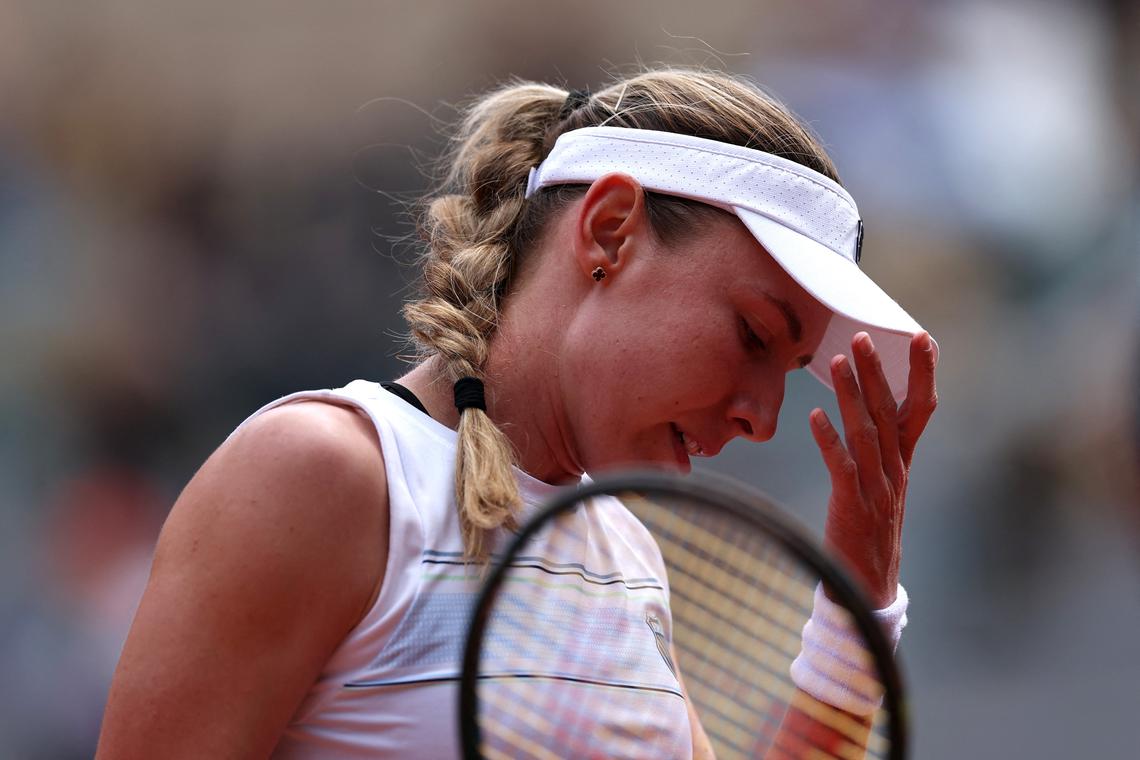 Gauff speeds past Alexandrova to book French Open last-eight spot