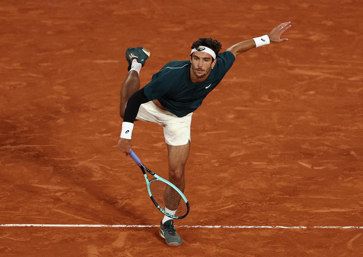 Musetti swings past Rune into French Open quarter-finals