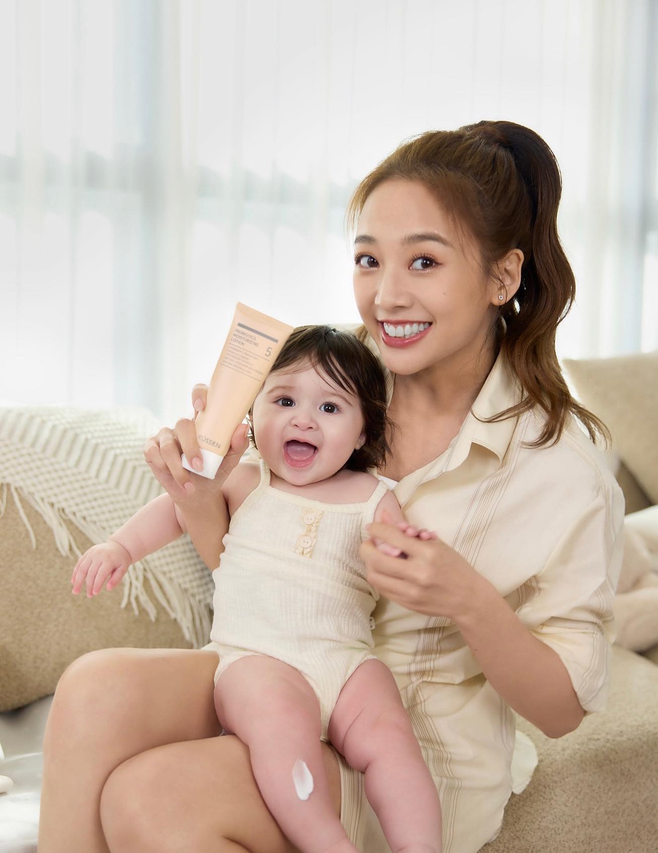 是混血宝宝？鬼鬼突晒宝宝正脸⚡女儿“妹子”疑似曝光！全网夸爆：好可爱呀！