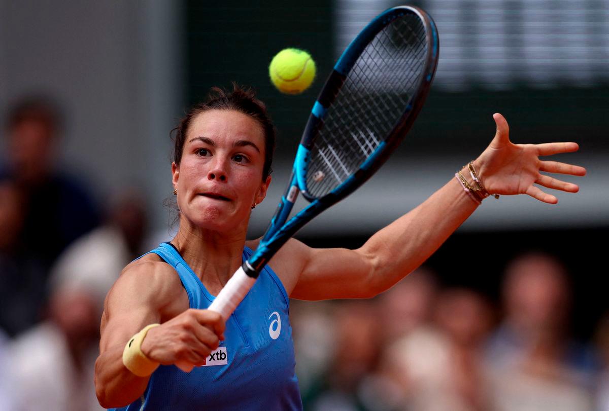 France’s Boisson shocks Pegula to reach French Open quarters