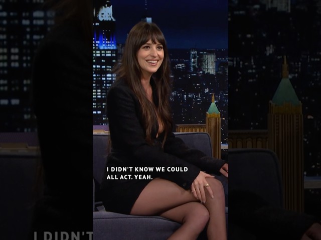 #DakotaJohnson watched #SNL50 with #LorneMichaels & #MerylStreep kissed her hand! #FallonTonight