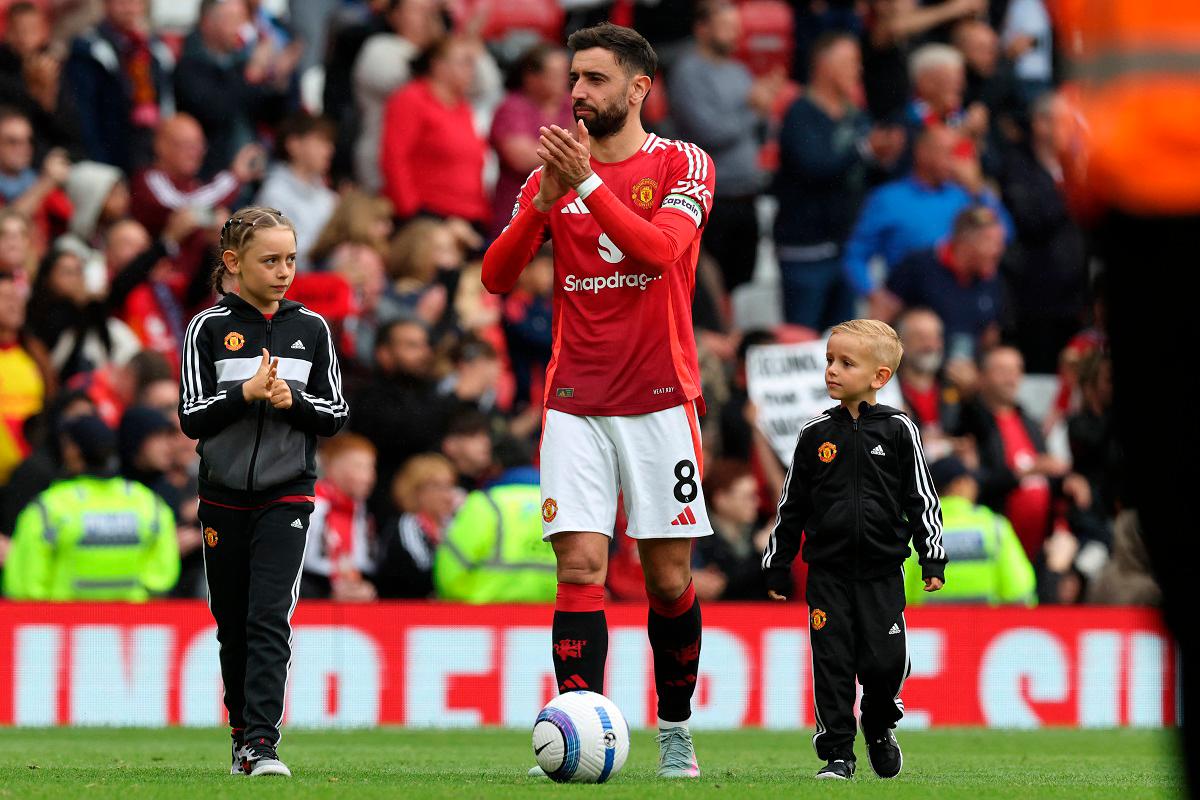 Fernandes confirms he rejected Saudi move to stay at Man Utd