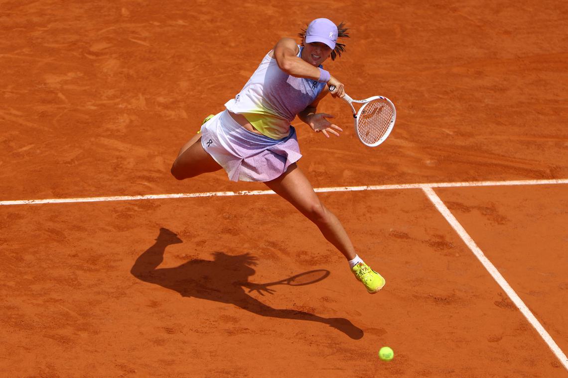 Sabalenka and Swiatek set for French Open semi-final blockbuster