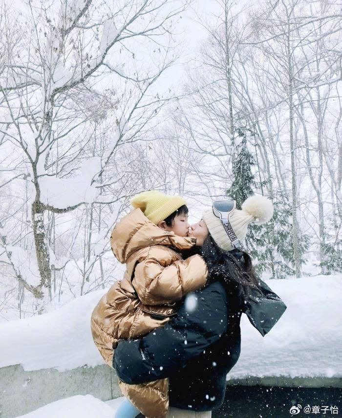 Zhang Ziyi shares photos with kids on Children's Day