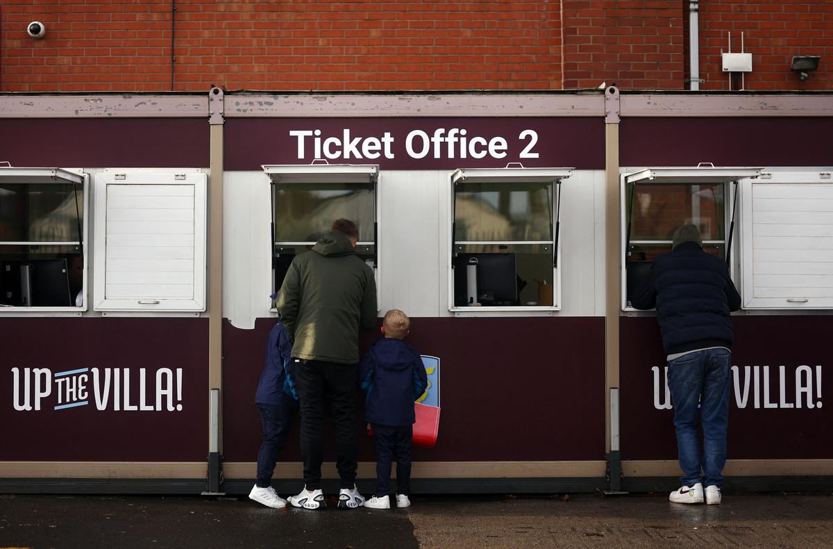 Premier League clubs agree to extend price cap on away tickets