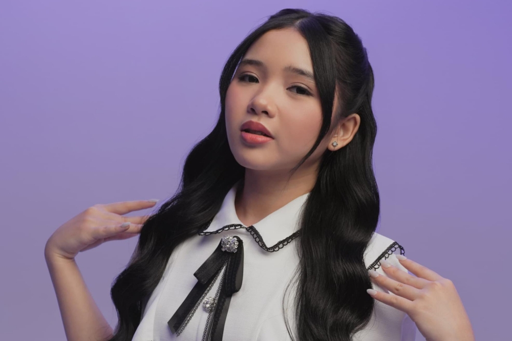 Indonesia’s Aurelia Syaharani steps out of sister Tiara Andini’s shadow with new single ‘Mungkin Hanya Kamu’ (VIDEO)