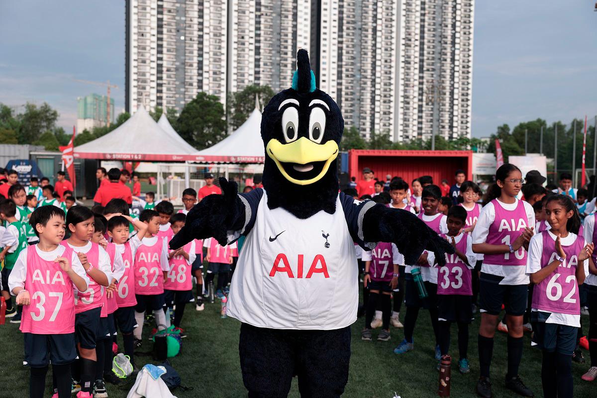 Football fever takes over as 1,300 join AIA’s Score with Spurs Camp
