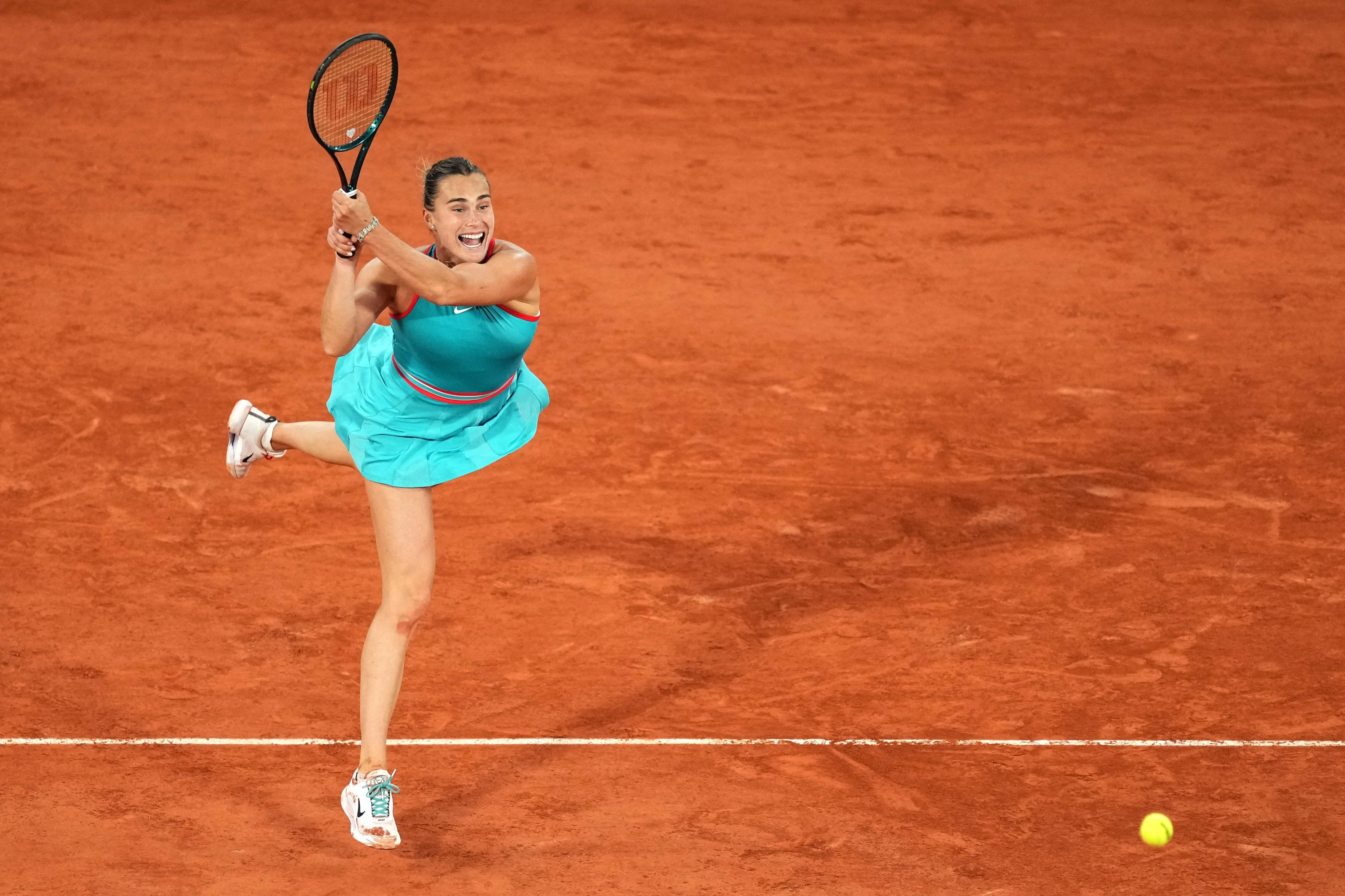 Aryna Sabalenka beats Iga Swiatek to reach French Open final