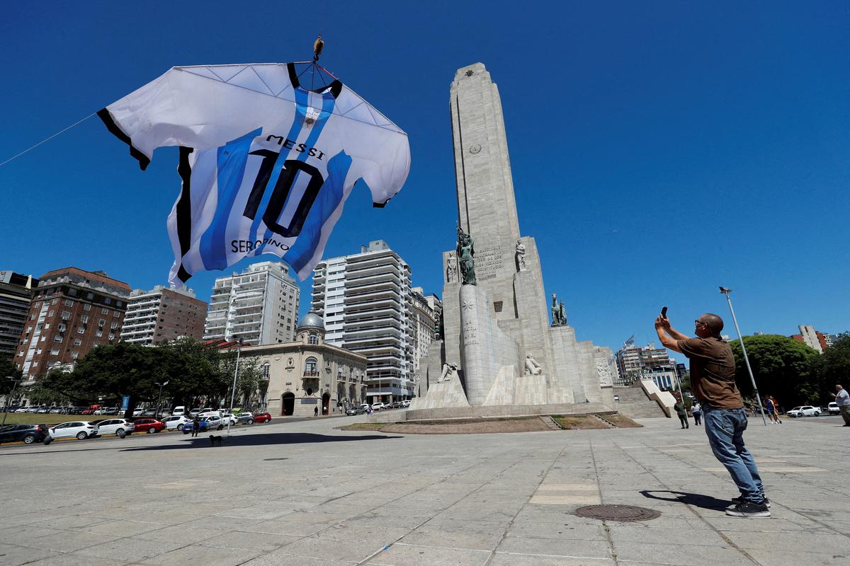 Football rivalry gone too far: Argentine club Newell's sanctions 9-year-olds over rival player photo
