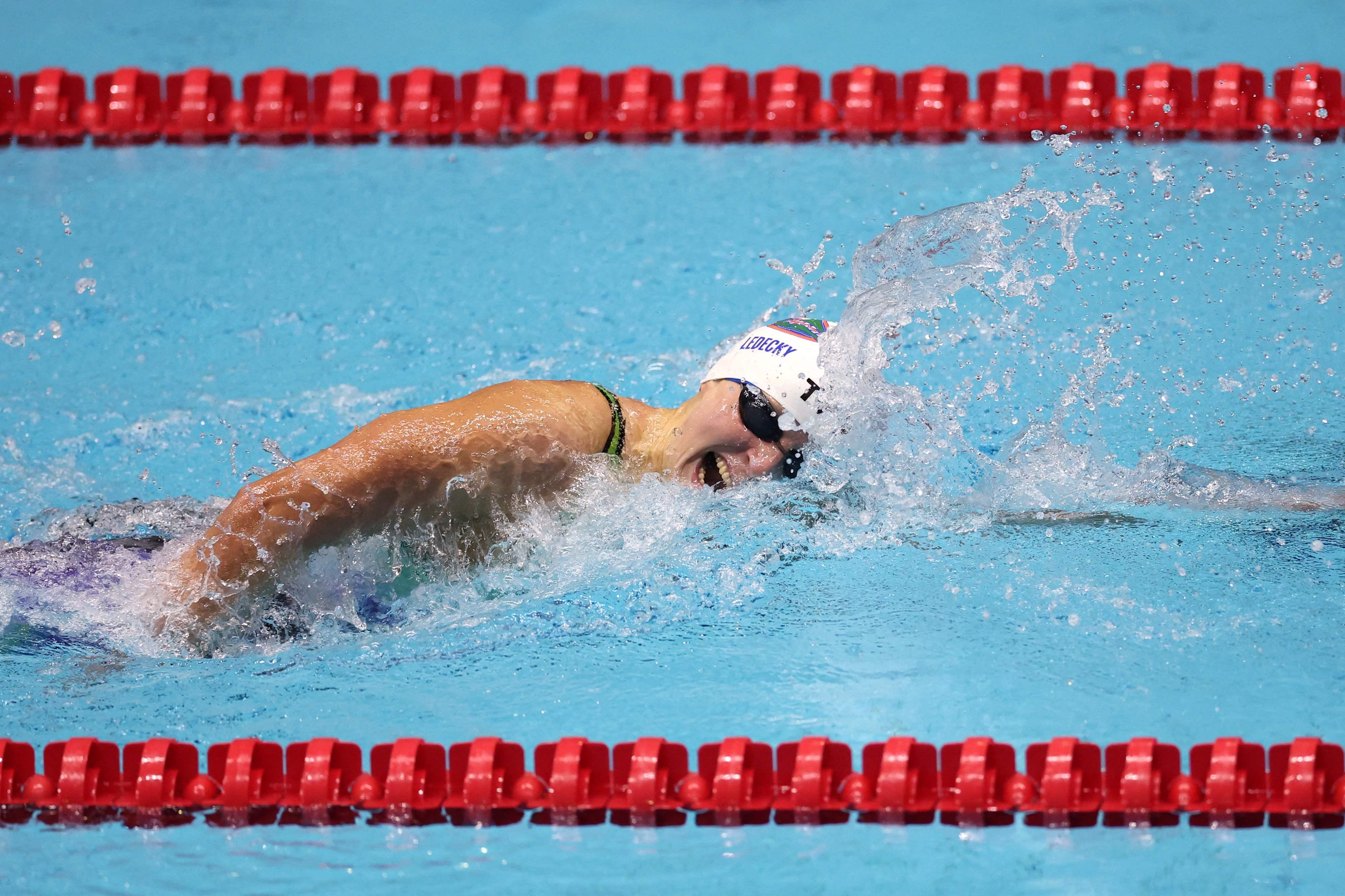 Katie Ledecky holds off Claire Weinstein to win 400 free at US Swimming Championships