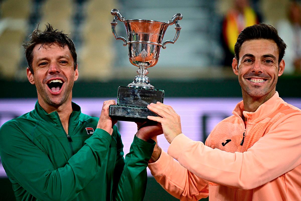 Granollers, Zeballos win first Grand Slam doubles title at French Open