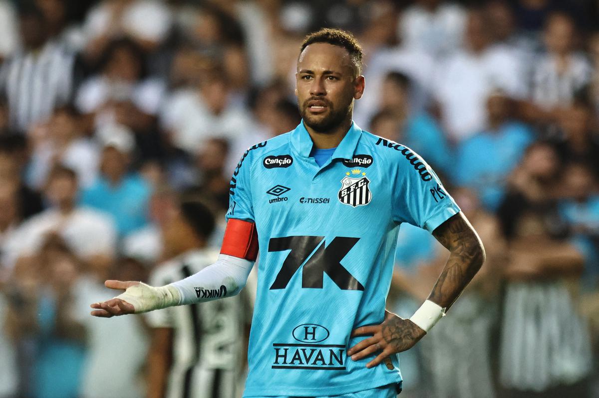 Neymar tests positive for COVID-19, Santos say