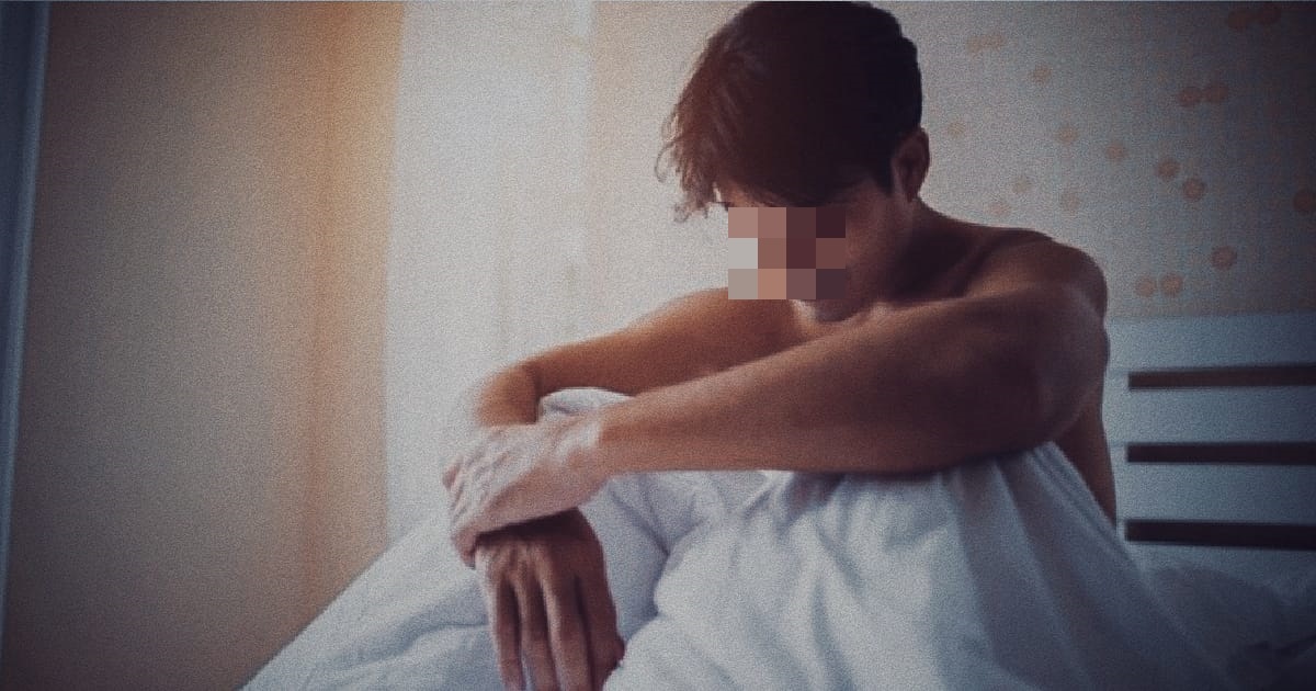 MAN’S WIFE LOVES PLAYING WITH HIS KAH CHNG IN BED, HE HATES IT BUT DON’T DARE SAY ANYTHING