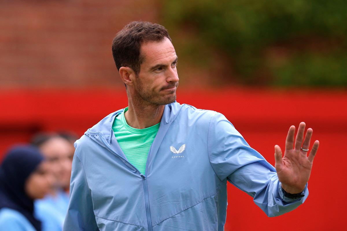 Murray leaves door open to coaching return