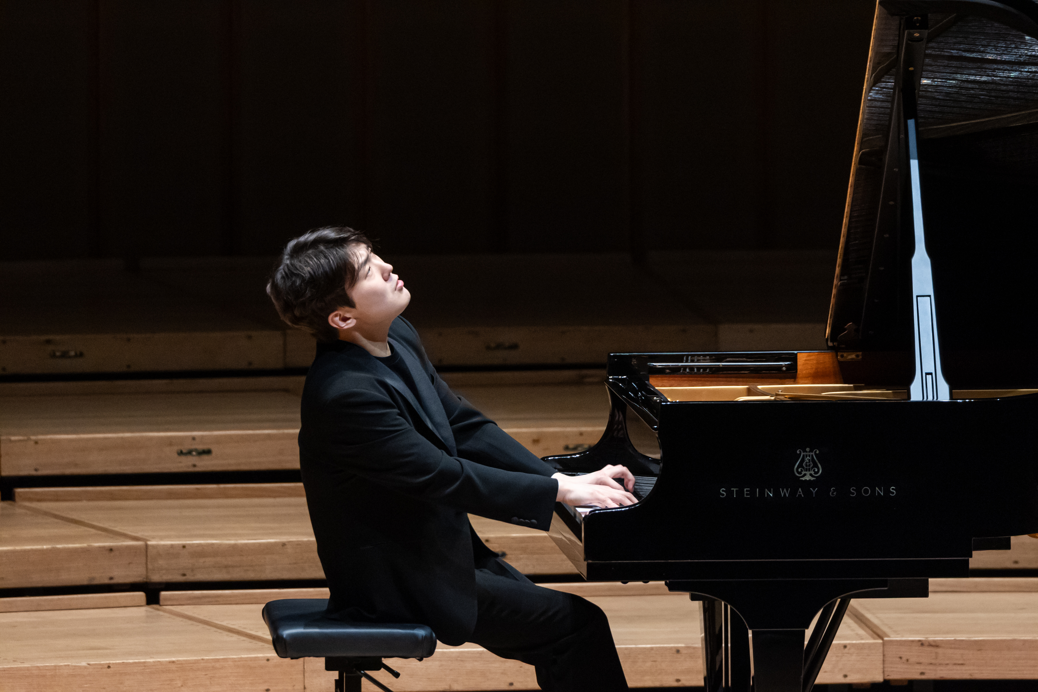 Concert review: Chopin competition winner Seong-Jin Cho dazzles with mastery of tonal shades