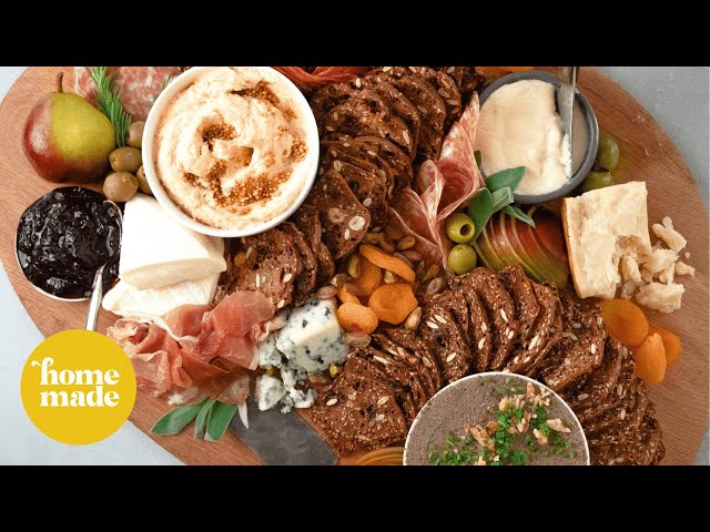 Create the Ultimate Holiday Charcuterie Board: Tips & Recipes!