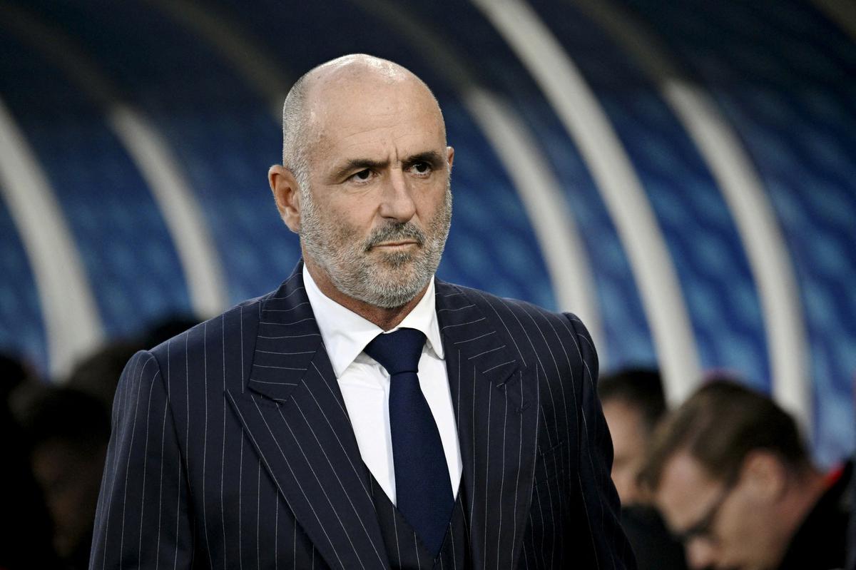 Poland manager Probierz resigns after row with Lewandowski