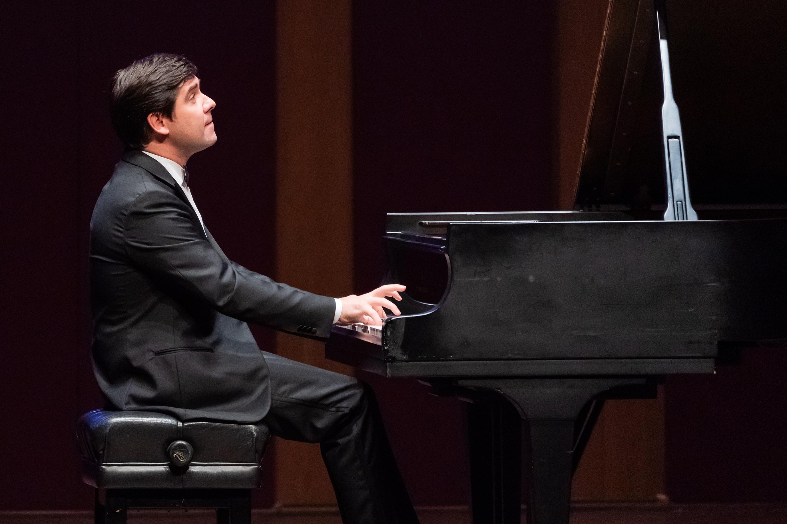Concert review: Ukrainian virtuoso Vadym Kholodenko coaxes ravishing sounds from piano