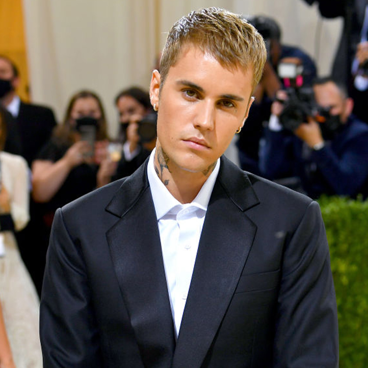 Justin Bieber Sends a Middle Finger Over Baby Jack Spelling Mistake