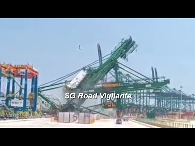 tuas port quay crane toppled while being transported