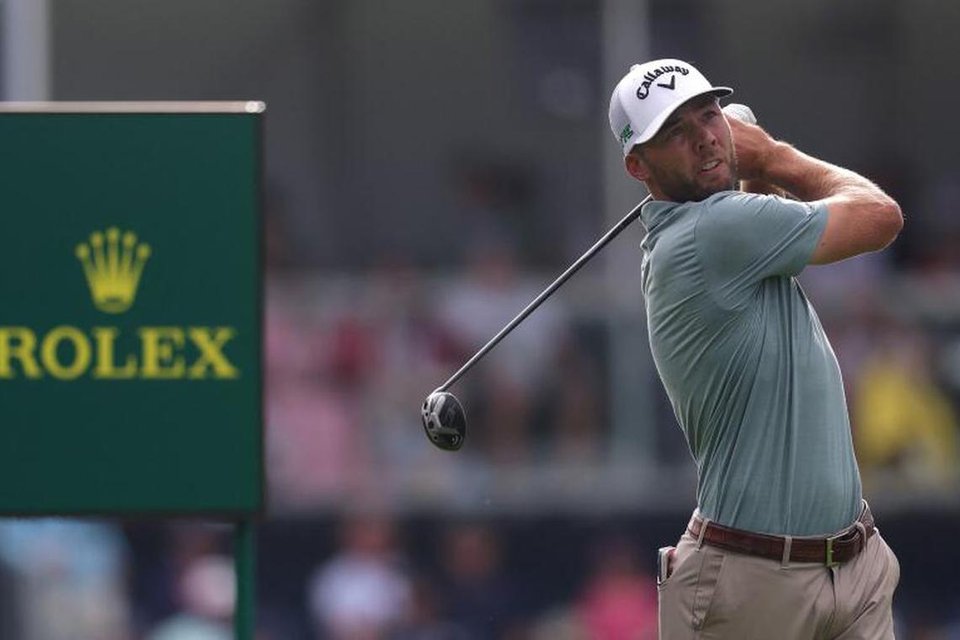 Burns reaches Oakmont turn one shot clear of Scott