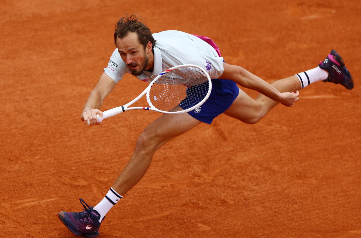 Medvedev, Tsitsipas and Bublik advance in Halle