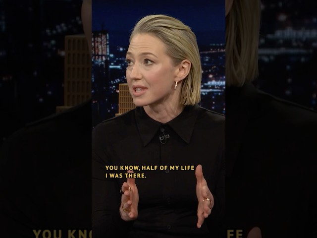 #CarrieCoon reacts to the meme of her running in #TheWhiteLotus 🤣 #FallonTonight