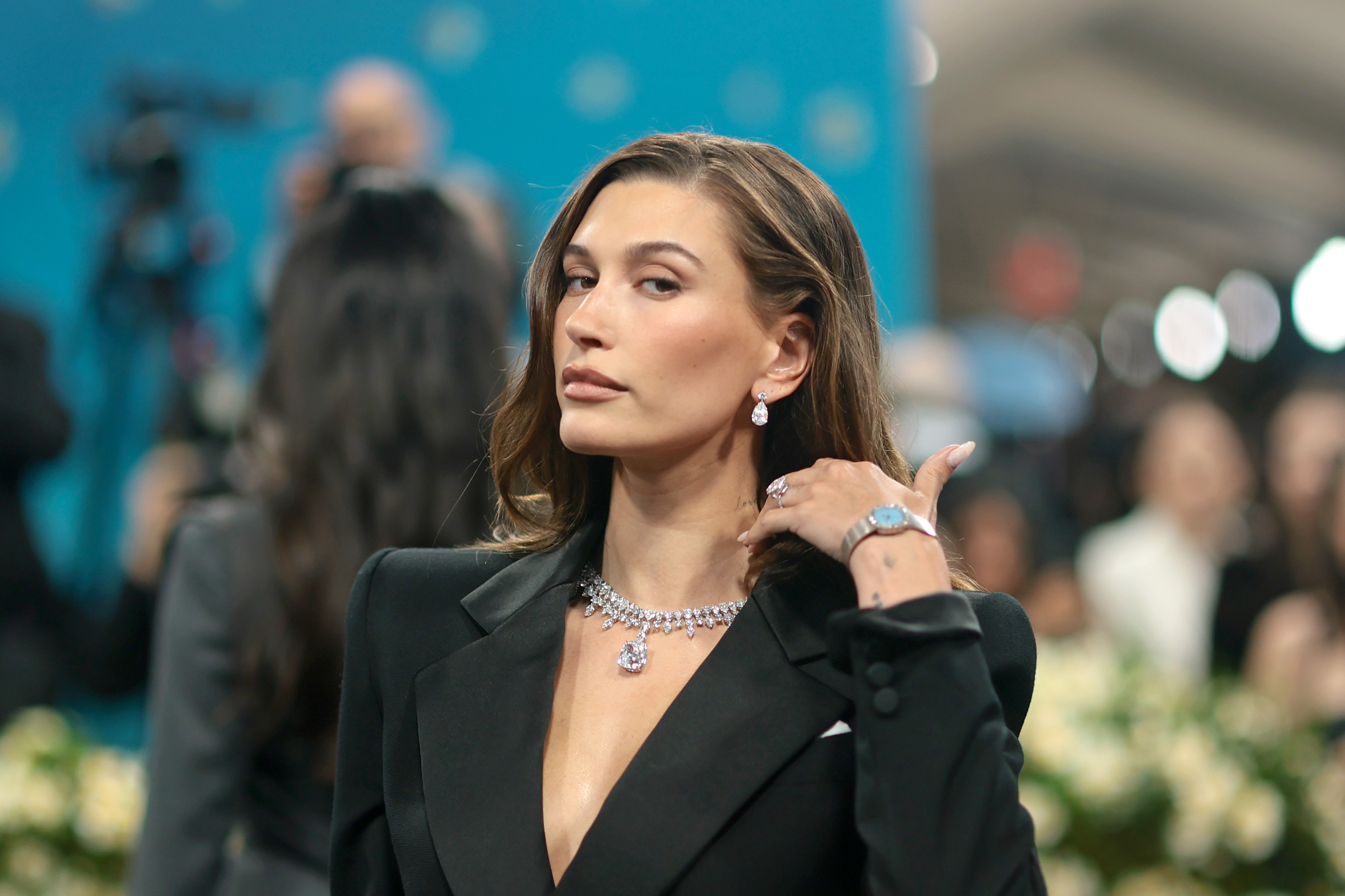 Hailey Bieber Is Going Viral For Her A+ Response To Justin Bieber’s Shady Mother’s Day Post On Father’s Day
