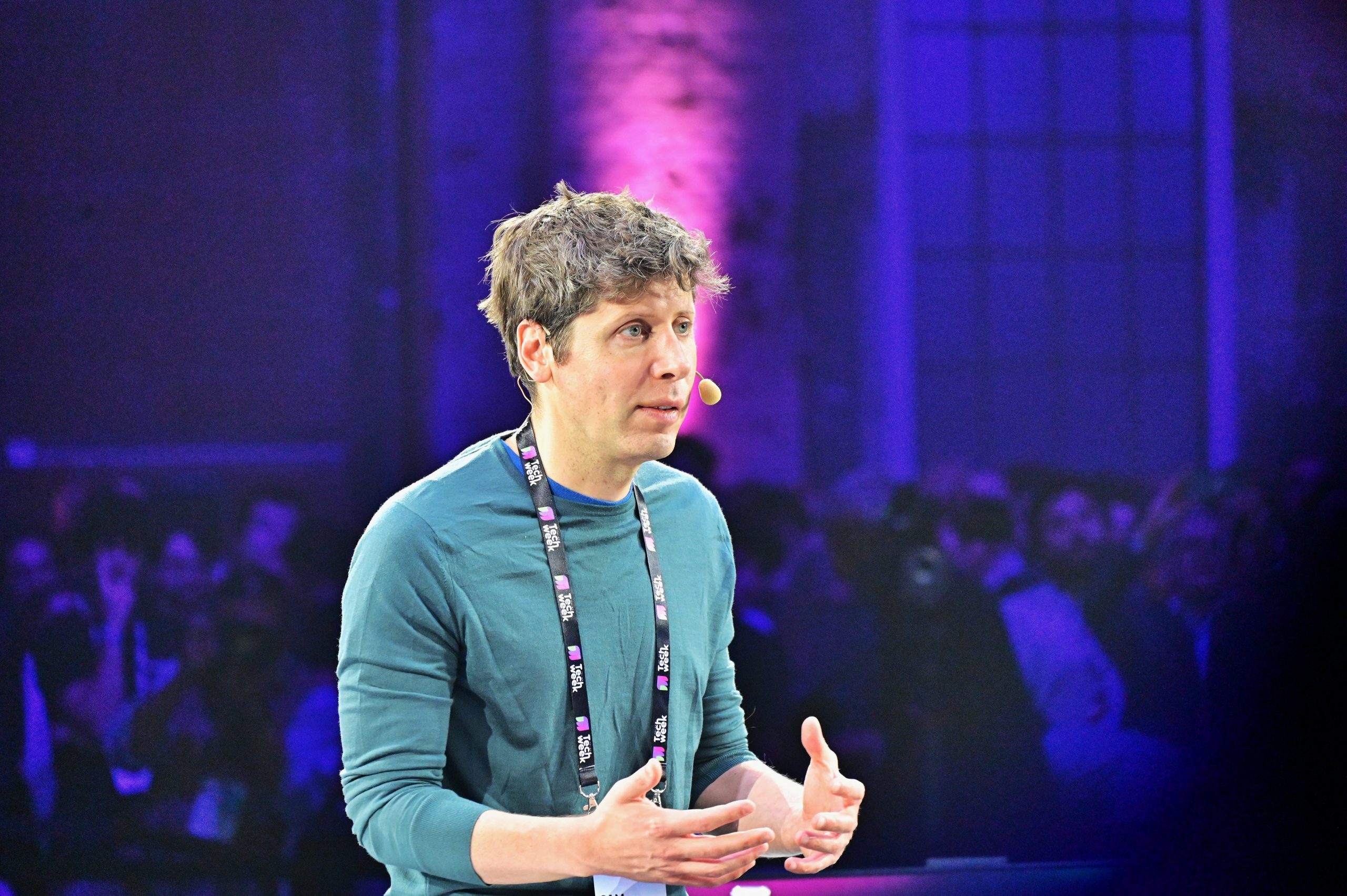 Meta offers $100m bonuses to lure OpenAI staff, says Sam Altman