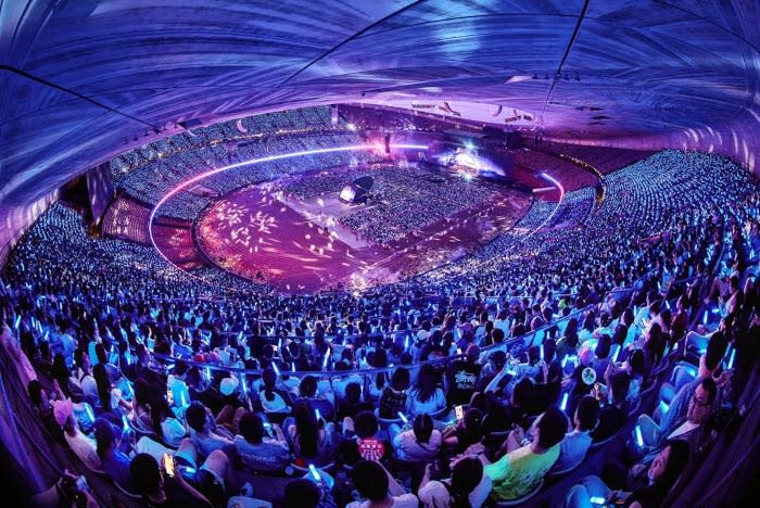 Stefanie Sun performs to 50,000 fans at the Bird's Nest
