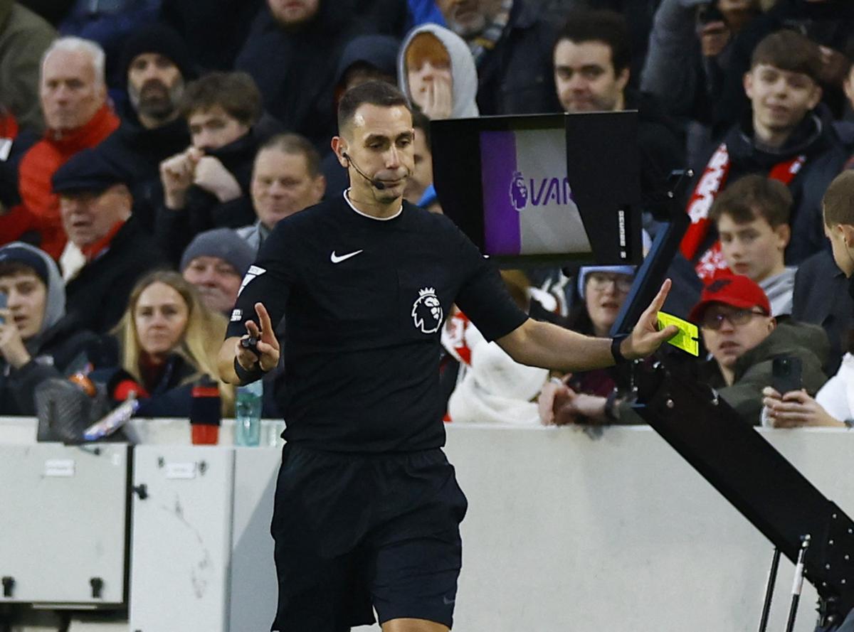 FA charges referee Coote in relation to comments on Klopp