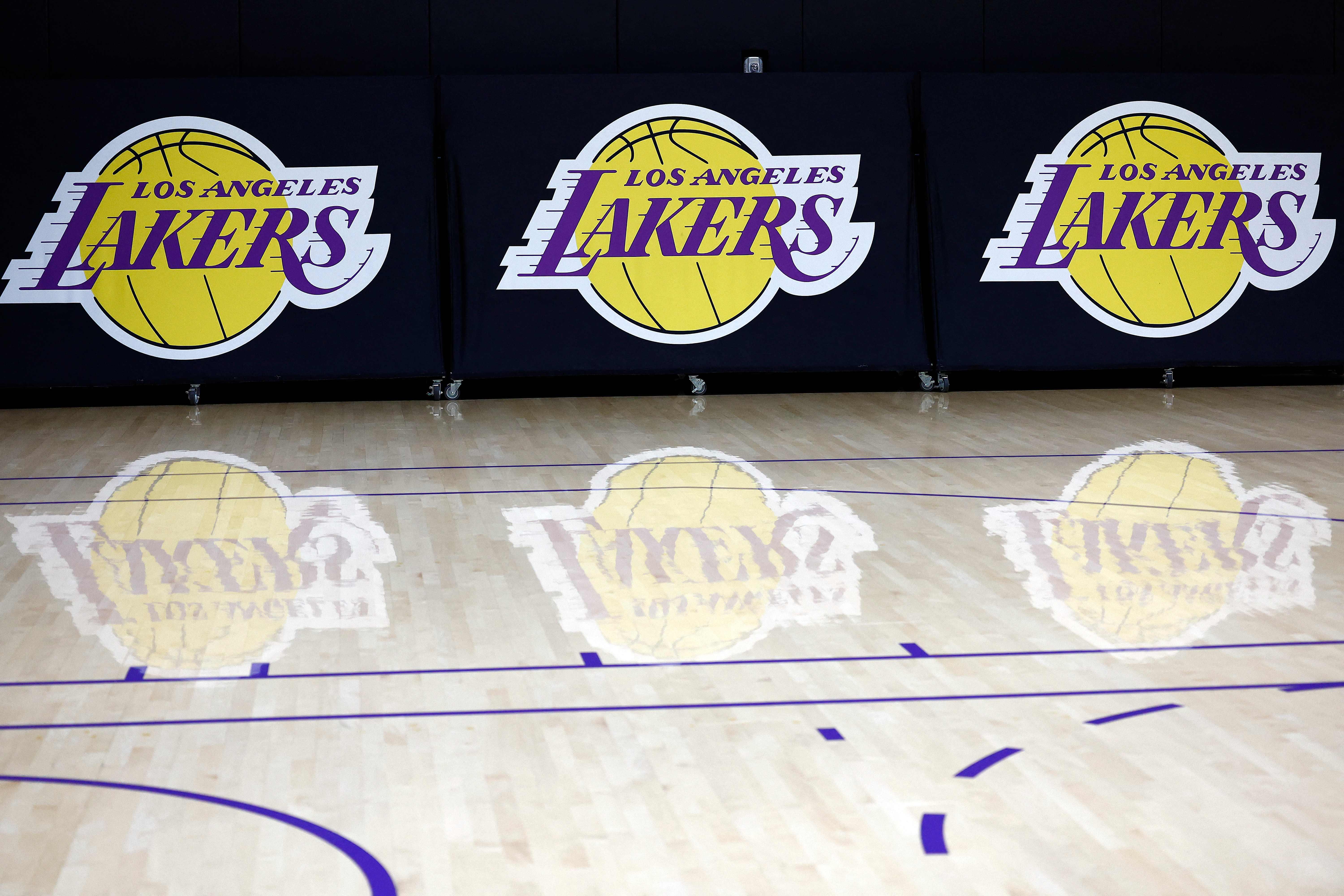 Buss family to sell Lakers at US$10 billion valuation, ESPN says