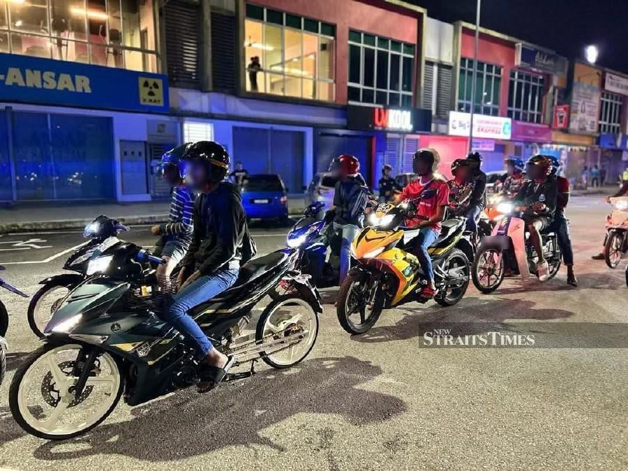Police crack down on 'mat rempit' in Seremban