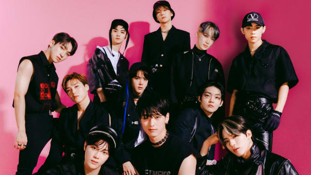 韩团THE BOYZ周鹤年东京密会前AV女优，遭公司退团解约！