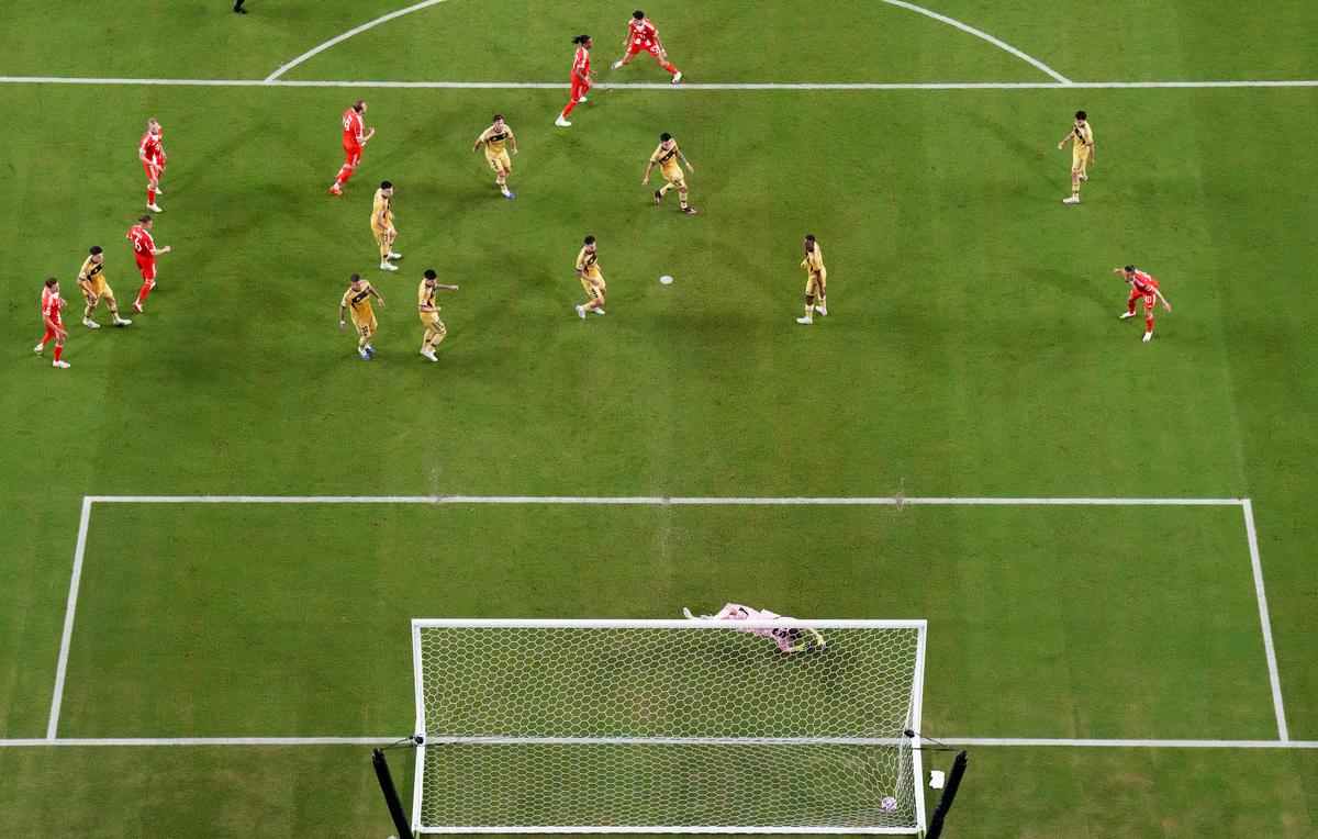 Thunderstruck: After heat, Club World Cup weathers storms and threat of lightning
