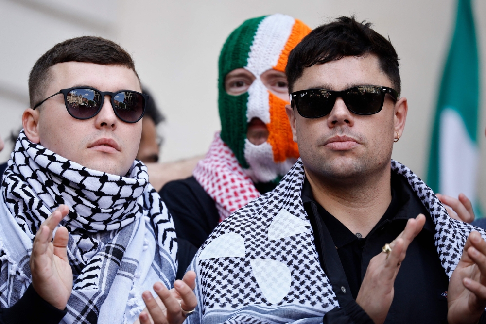 Starmer says Irish rap group Kneecap shouldn’t play Glastonbury