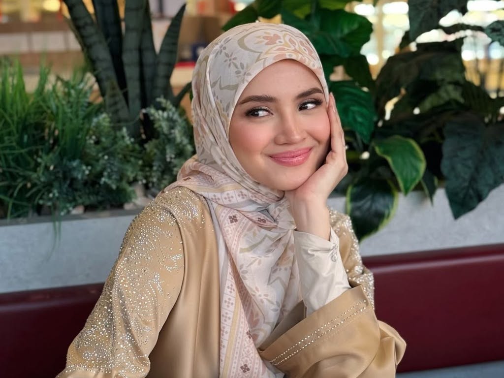 Nur Fazura says no plans to date after divorce from Fattah Amin