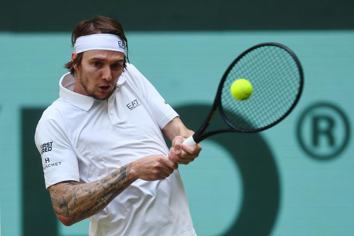 Bublik produces masterclass to beat Medvedev in Halle final