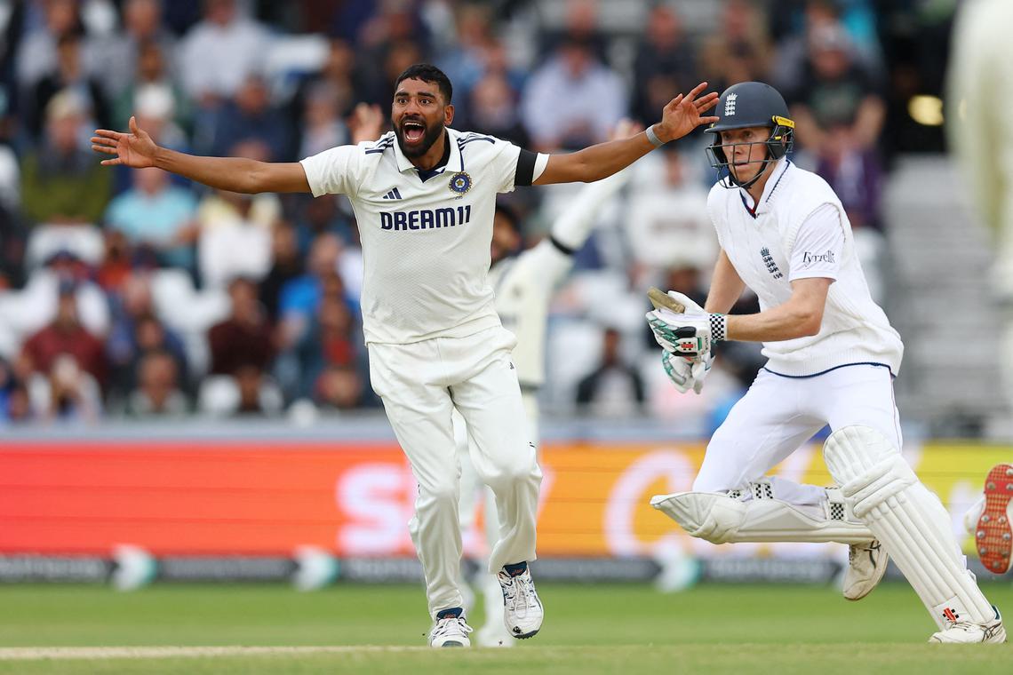Duckett, Crawley give England solid start in big run chase
