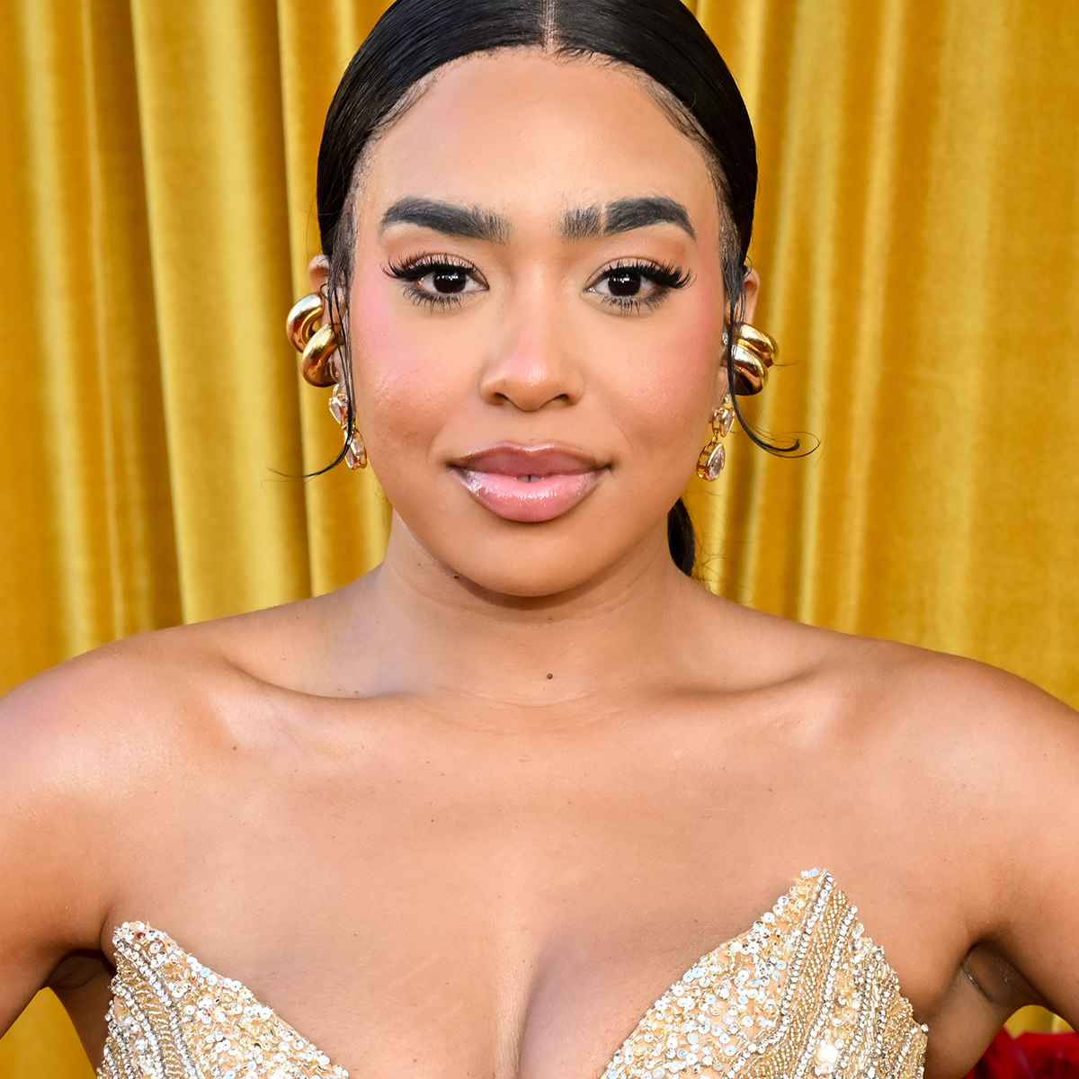 Influencer B. Simone Tears Up Over Having to Shop at H&M Due to Money Restraints