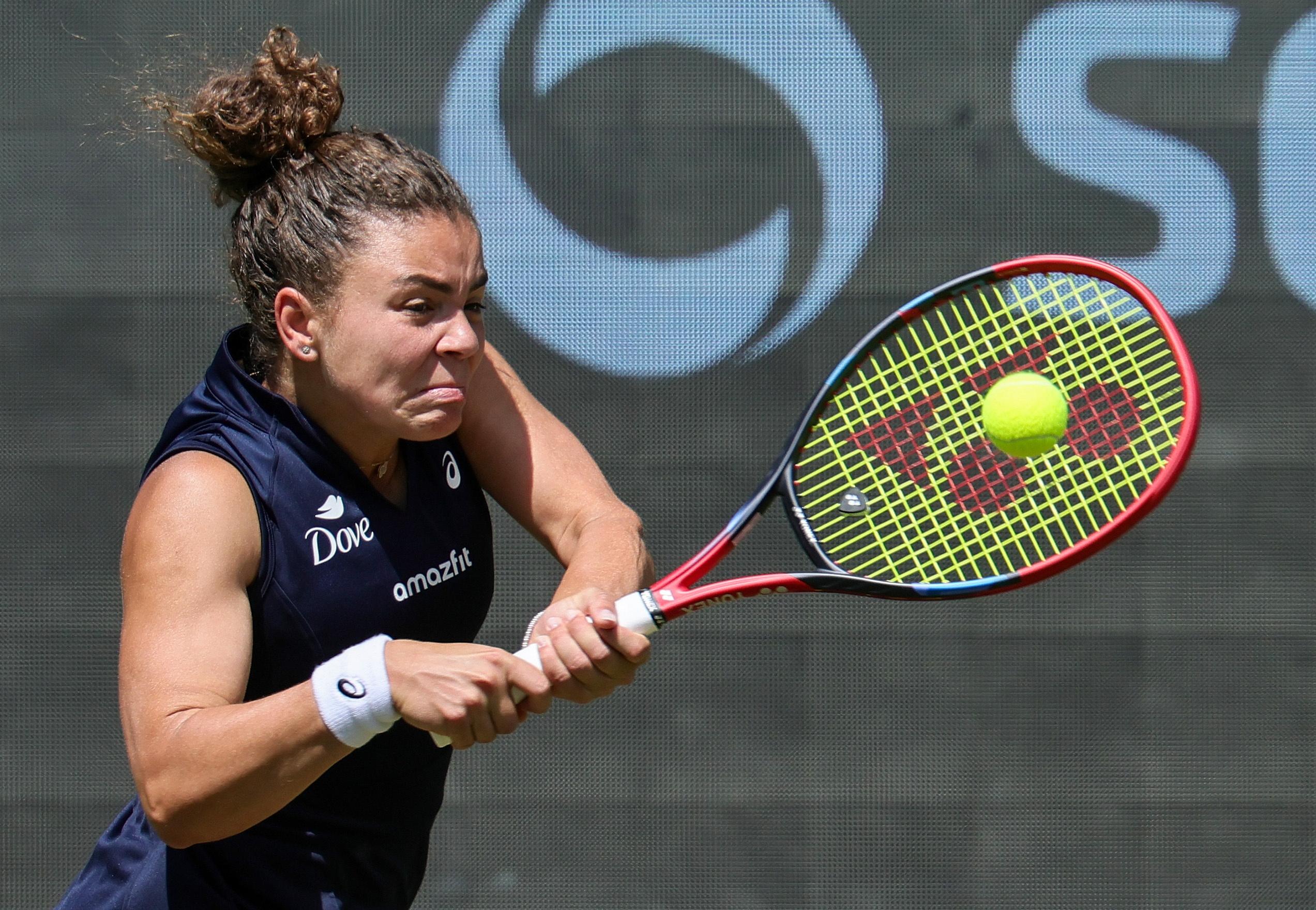 Paolini survives Fernandez scare, Swiatek beats Azarenka to reach Bad Homburg quarters
