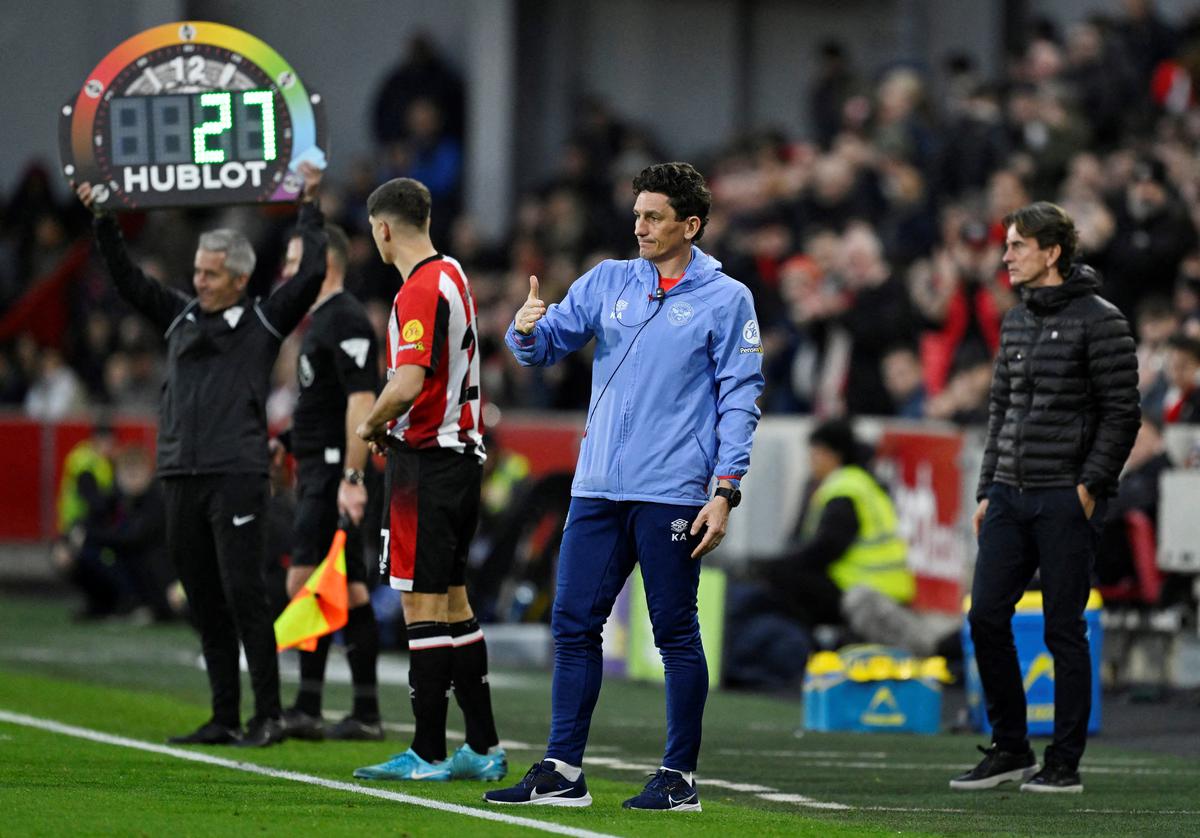 Brentford appoint set-piece coach Andrews as manager to replace Frank